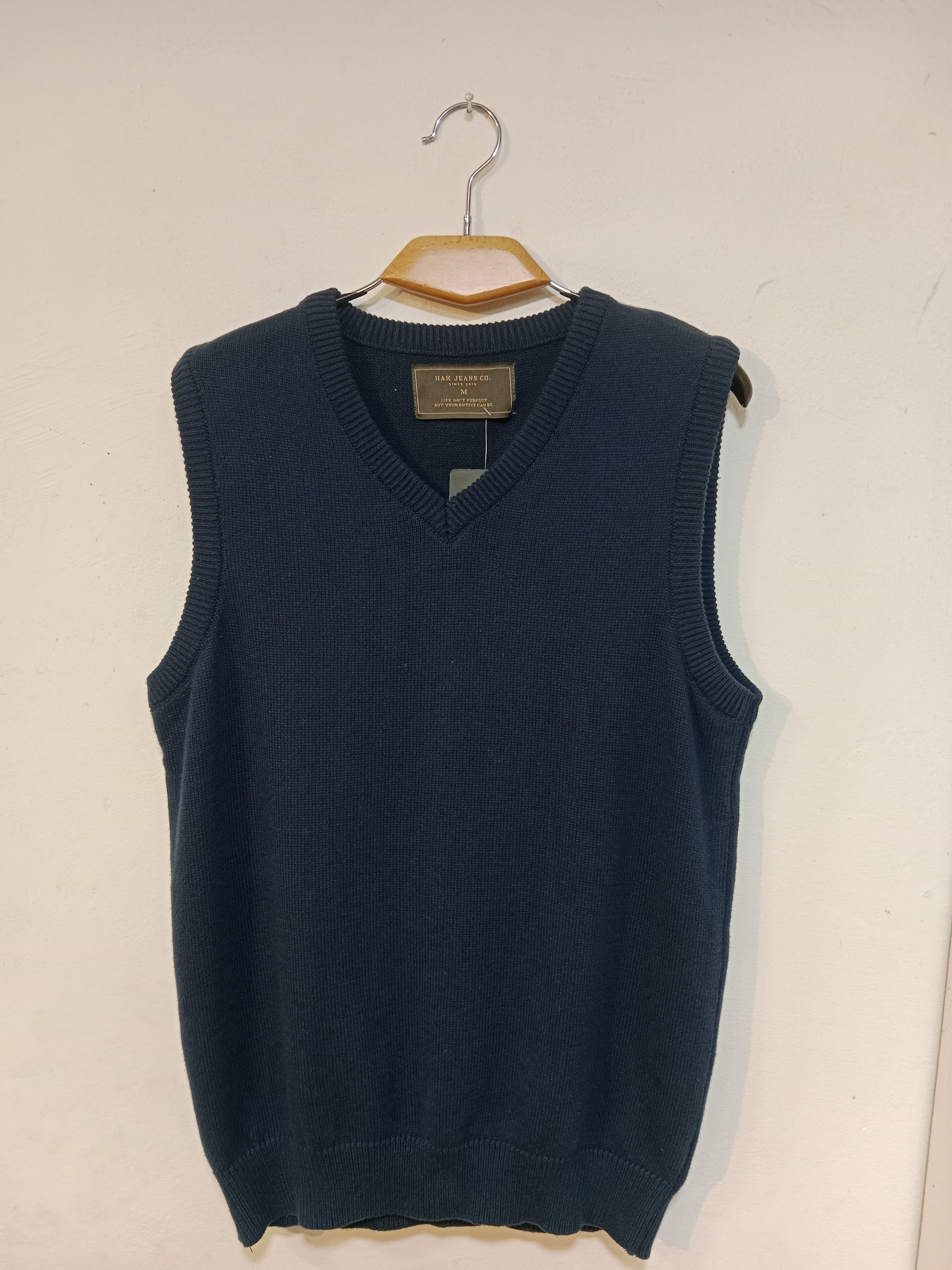 Buy Stylish Sleeveless Sweaters – Premium Quality for All Seasons / ( 6 Colour Available )