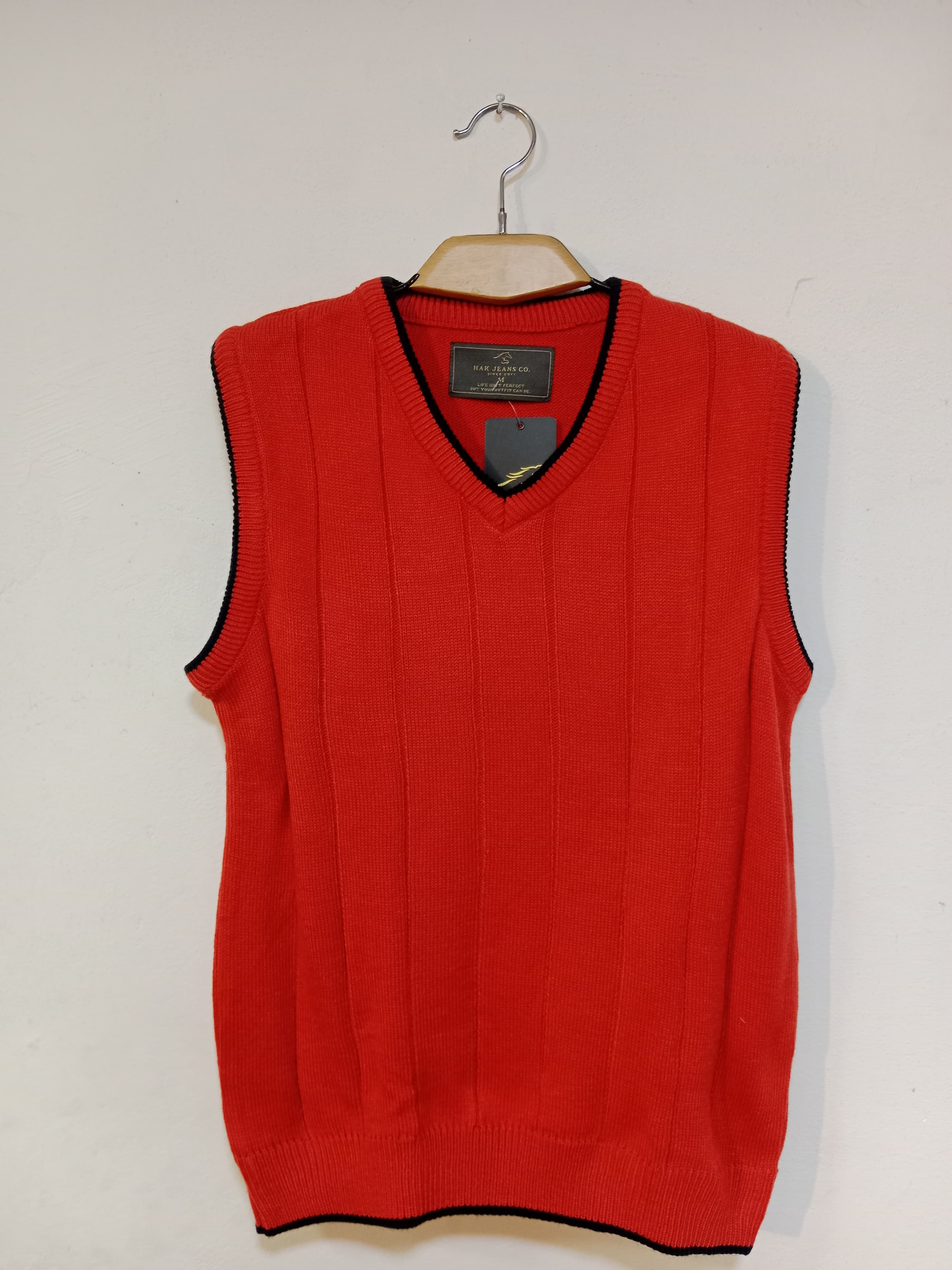 Buy Stylish Sleeveless Sweaters – Premium Quality for All Seasons / ( 6 Colour Available )