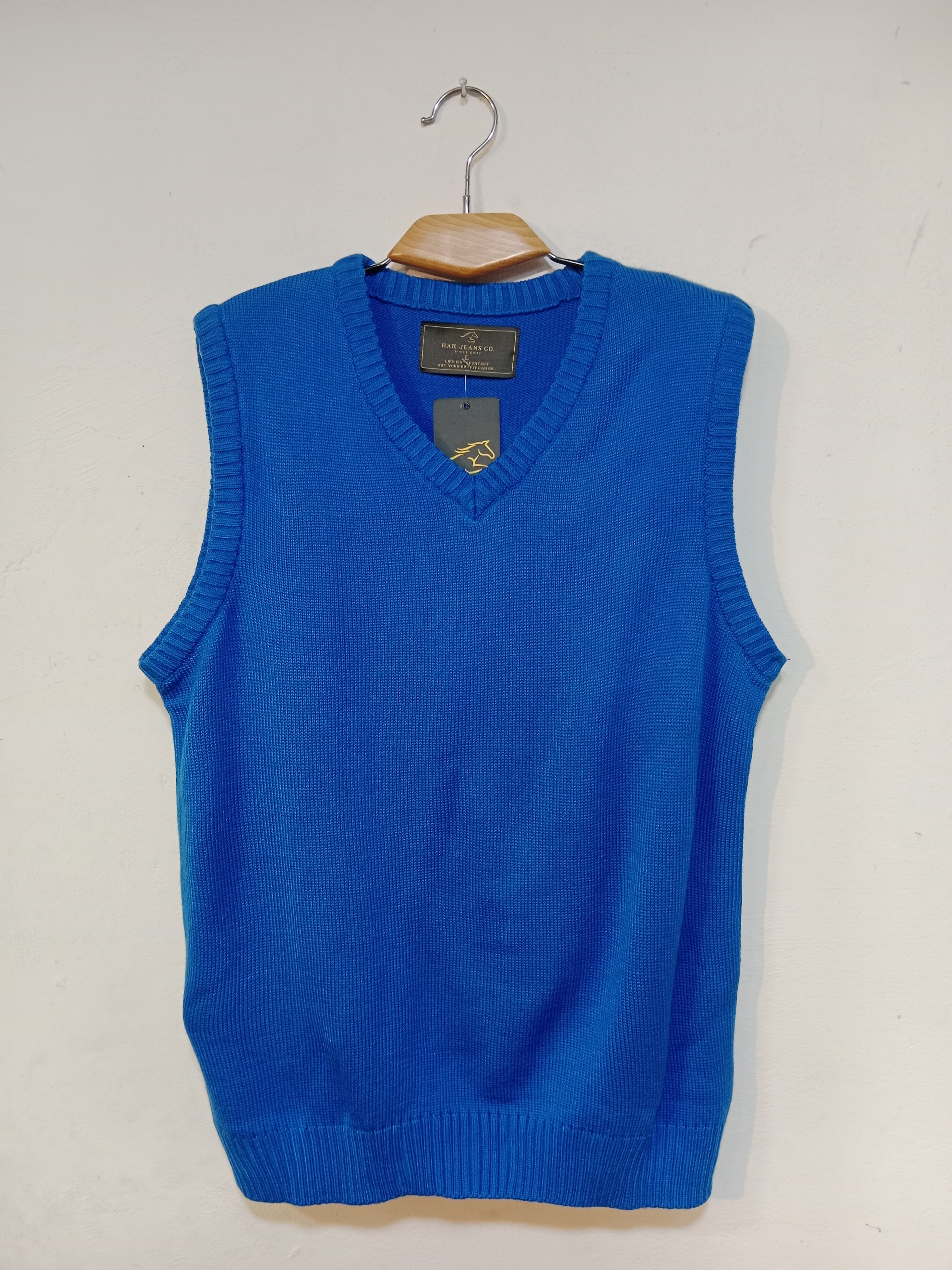 Buy Stylish Sleeveless Sweaters – Premium Quality for All Seasons / ( 6 Colour Available )