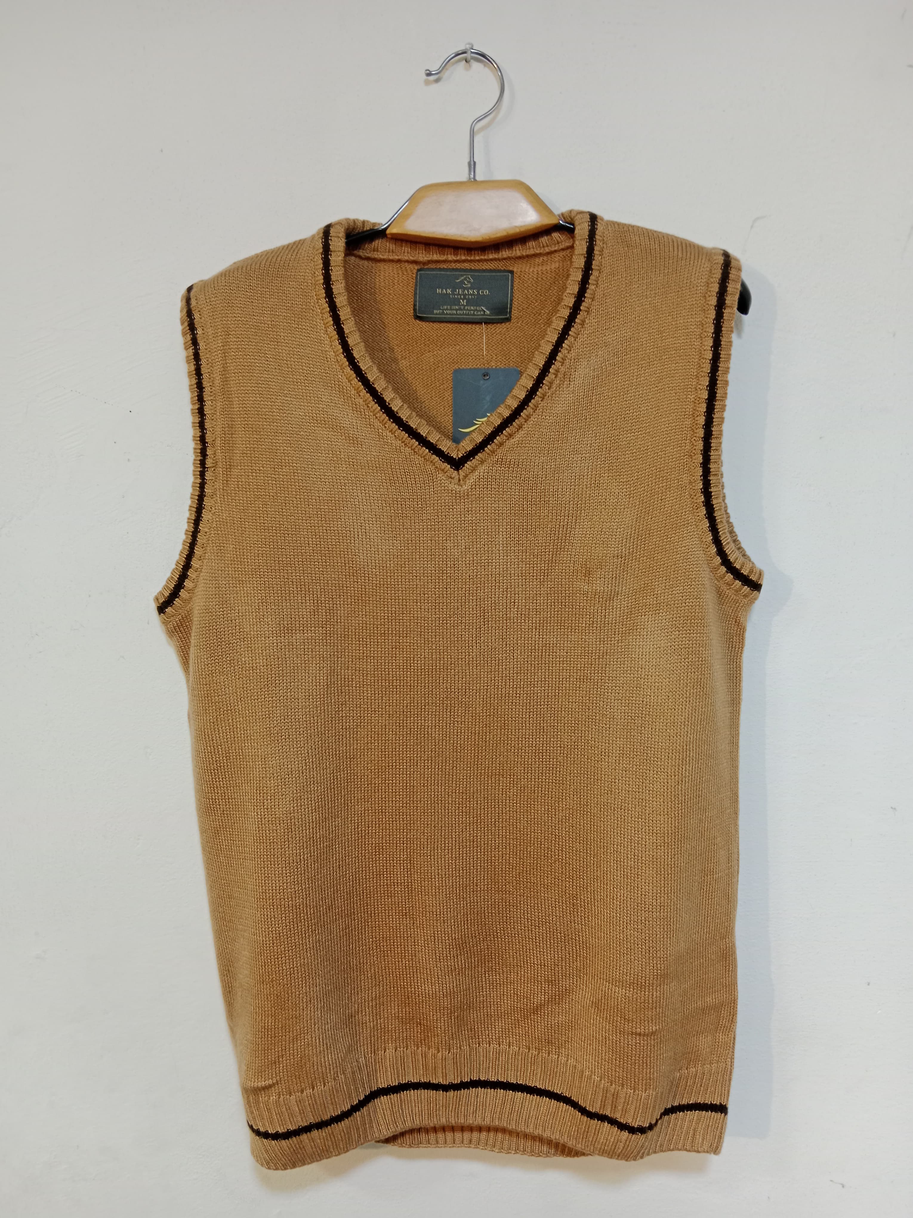 Buy Stylish Sleeveless Sweaters – Premium Quality for All Seasons / ( 6 Colour Available )